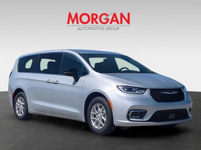 2026 Chrysler Pacifica — side profile view
