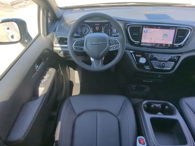 2026 Chrysler Pacifica — photo 20 view