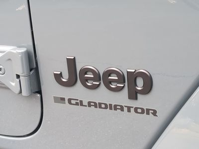 2026 Jeep Gladiator - Photo 13