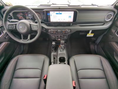 2026 Jeep Gladiator - Photo 16