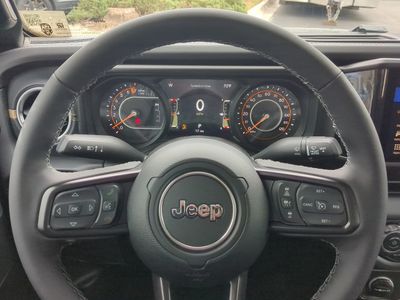 2026 Jeep Gladiator - Photo 30