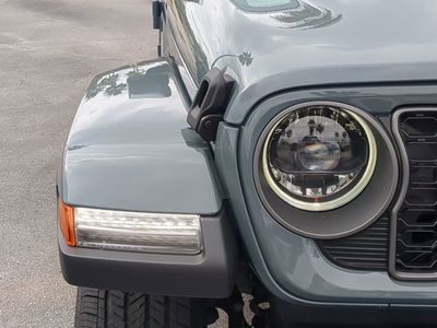 2026 Jeep Gladiator - Photo 10