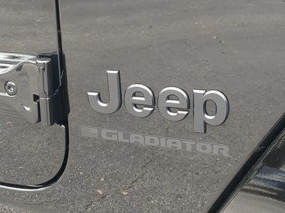 2026 Jeep Gladiator - Photo 13