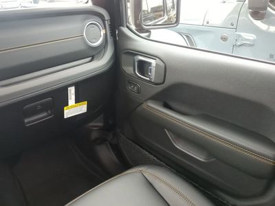 2026 Jeep Gladiator - Photo 18