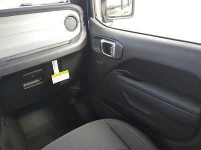 2026 Jeep Wrangler - Photo 18