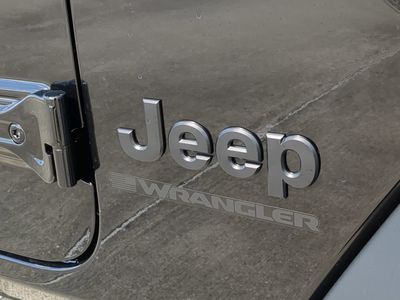 2026 Jeep Wrangler - Photo 13