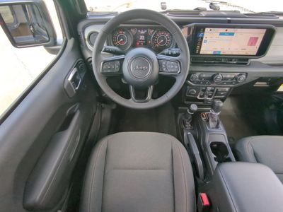 2026 Jeep Wrangler - Photo 17