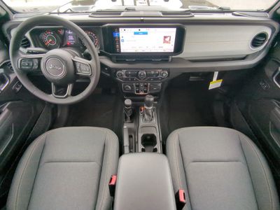 2026 Jeep Gladiator — photo 16 view
