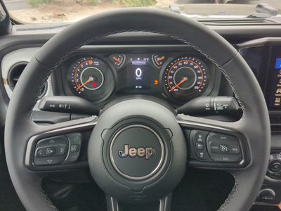 2026 Jeep Gladiator — photo 27 view