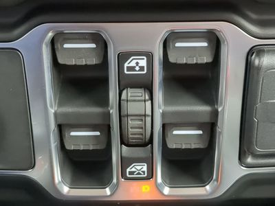 2026 Jeep Gladiator — photo 24 view