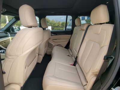 2026 Jeep Grand Cherokee - Photo 16