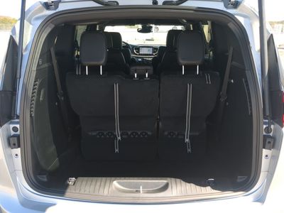 2026 Chrysler Pacifica — photo 14 view
