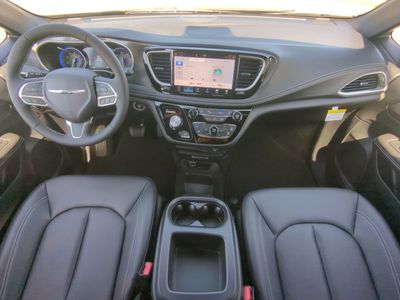 2026 Chrysler Pacifica — photo 19 view