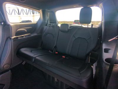 2026 Chrysler Pacifica — photo 16 view