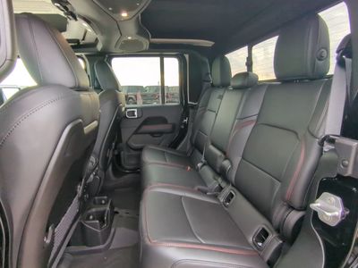 2026 Jeep Gladiator - Photo 15