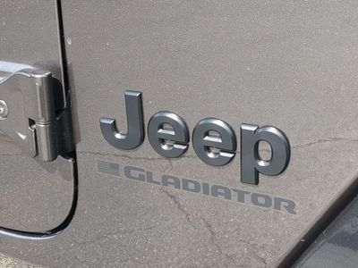 2026 Jeep Gladiator - Photo 13