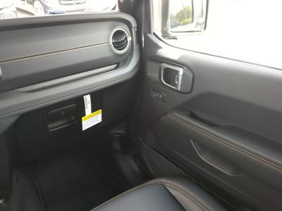 2026 Jeep Gladiator - Photo 18