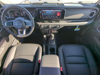 2026 Jeep Wrangler - Photo 17
