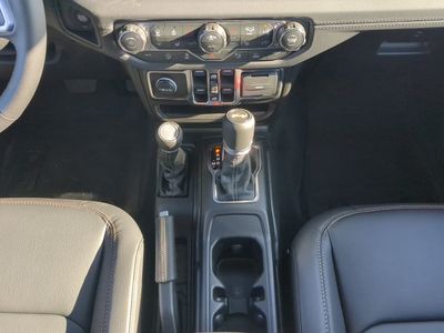 2026 Jeep Wrangler - Photo 21