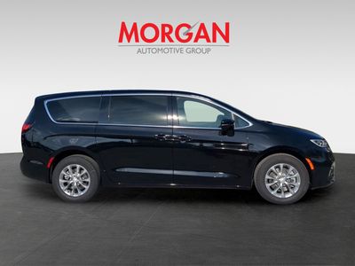 2026 Chrysler Pacifica - Photo 4