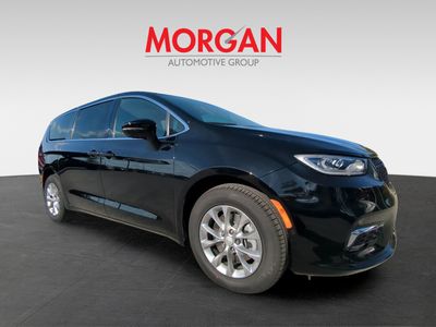 2026 Chrysler Pacifica - Photo 2