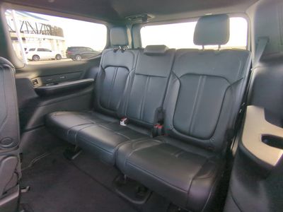 2026 Jeep Grand Wagoneer - Photo 16