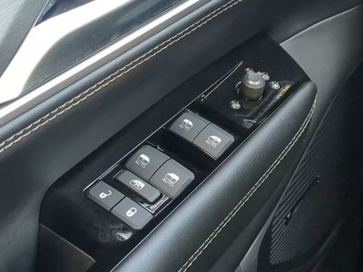 2026 Jeep Grand Wagoneer - Photo 30