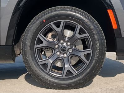 2026 Jeep Grand Wagoneer - Photo 11