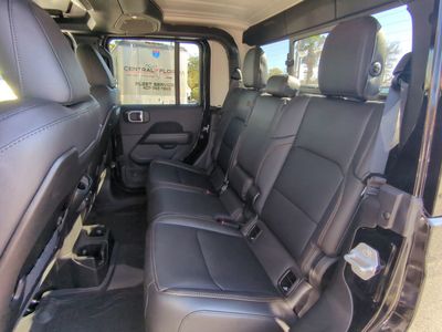 2026 Jeep Gladiator - Photo 15