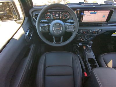 2026 Jeep Gladiator - Photo 17