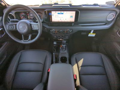 2026 Jeep Gladiator - Photo 16