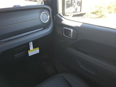 2026 Jeep Gladiator - Photo 18