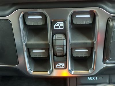 2026 Jeep Gladiator - Photo 27