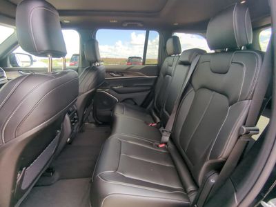 2026 Jeep Grand Cherokee - Photo 16