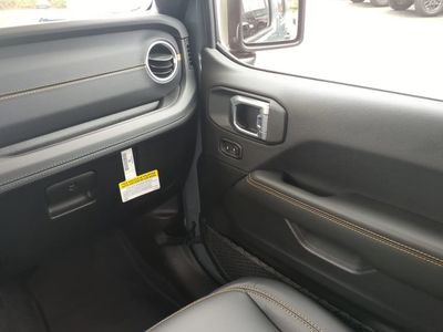 2026 Jeep Gladiator - Photo 18