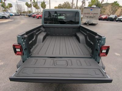 2026 Jeep Gladiator - Photo 14
