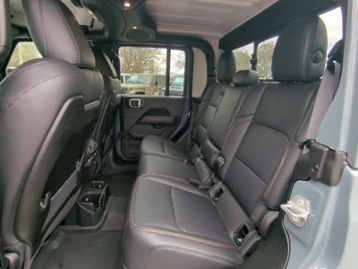 2026 Jeep Gladiator - Photo 15