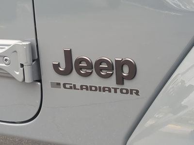 2026 Jeep Gladiator - Photo 13