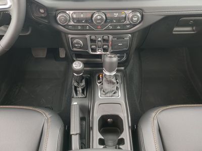 2026 Jeep Wrangler - Photo 21
