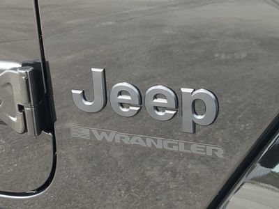 2026 Jeep Wrangler - Photo 13