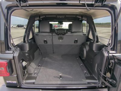 2026 Jeep Wrangler - Photo 14
