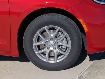2026 Chrysler Pacifica - Photo 11