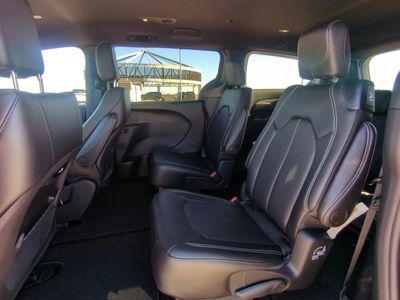 2026 Chrysler Pacifica - Photo 17