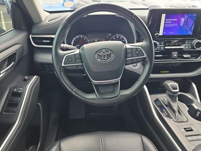 2023 Toyota Highlander - Photo 14