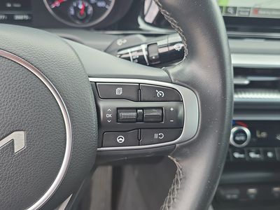 2023 Kia K5 - Photo 30