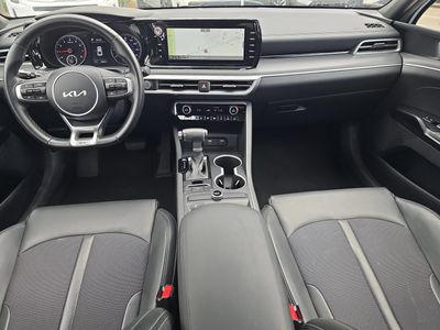 2023 Kia K5 - Photo 12