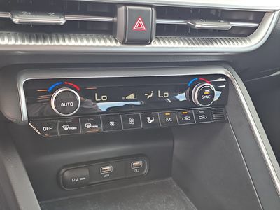 2023 Kia K5 - Photo 24