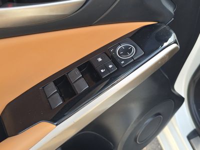 2018 Lexus IS - Photo 19