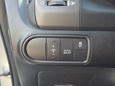 2016 Kia Forte 5-Door — photo 25 view