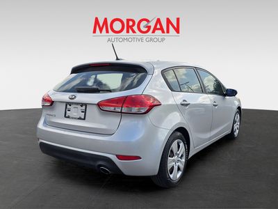2016 Kia Forte 5-Door — photo 7 view